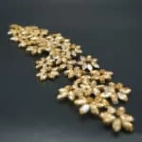 Accessoire de tête doré avec perles et strass, style traditionnel chic 